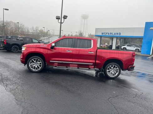 Used 2023 Chevrolet Silverado 1500 High Country w/ Technology Package image 2