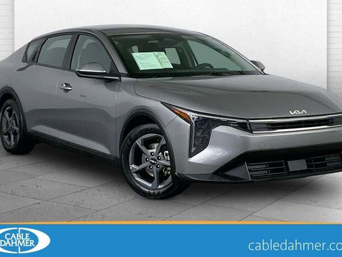 Used 2025 Kia K4 FWD image 1