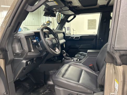 New 2026 Ford Bronco Badlands w/ Sasquatch Package image 9