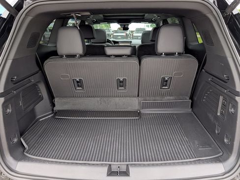 New 2026 GMC Acadia Denali w/ Super Cruise Package FWD image 29