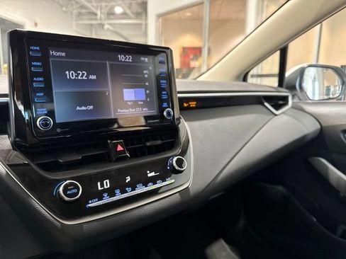 Used 2022 Toyota Corolla LE FWD image 11
