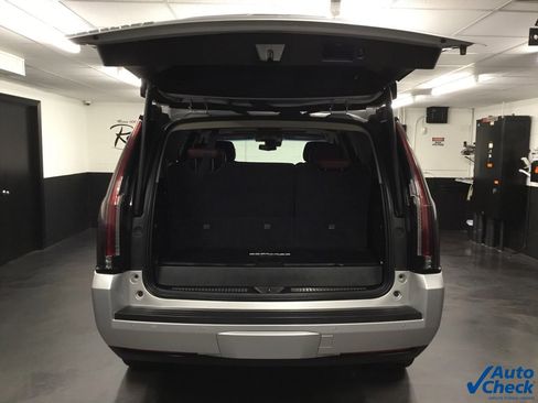 Used 2017 Cadillac Escalade Luxury image 12