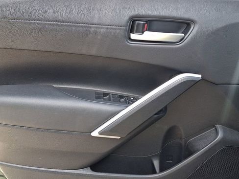 Used 2023 Toyota Corolla Cross XLE w/ Convenience Package image 12