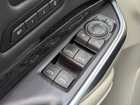 Certified 2023 Cadillac XT4 Premium Luxury w/ Cold Weather Package image 19