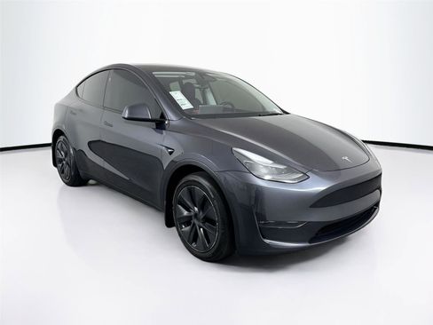 Used 2025 Tesla Model Y Long Range AWD/4WD image 10