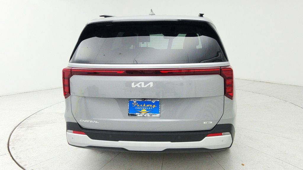 Used 2025 Kia Carnival EX FWD image 6