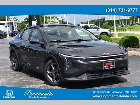 Used 2025 Kia K4 FWD image 1