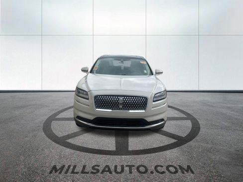 Used 2022 Lincoln Nautilus Reserve AWD/4WD image 2