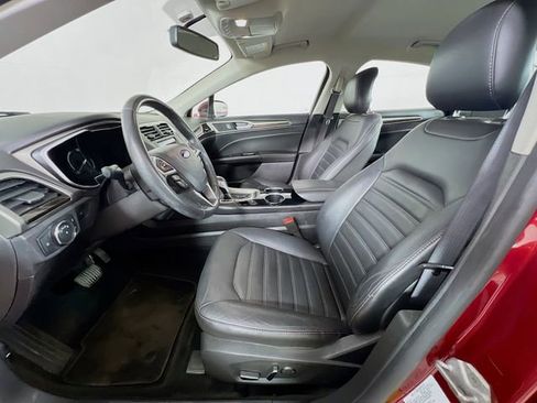 Used 2014 Ford Fusion SE w/ Equipment Group 202A FWD image 10