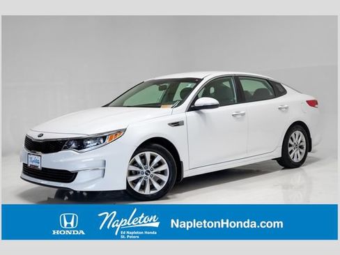 Used 2018 Kia Optima LX w/ 17" Alloy Wheels Package FWD image 1