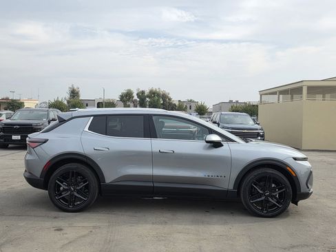 New 2026 Chevrolet Equinox EV LT image 8