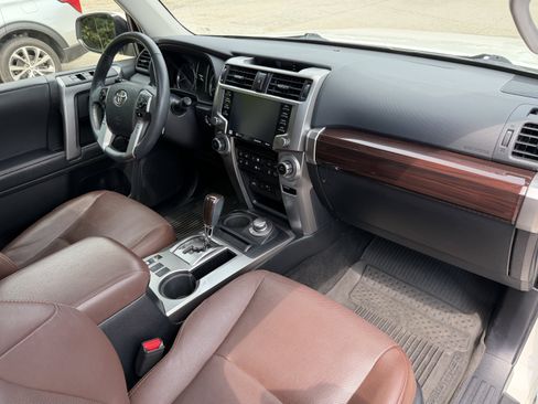 Used 2021 Toyota 4Runner Limited AWD/4WD image 4