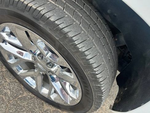 Used 2019 Chevrolet Tahoe Premier AWD/4WD image 7
