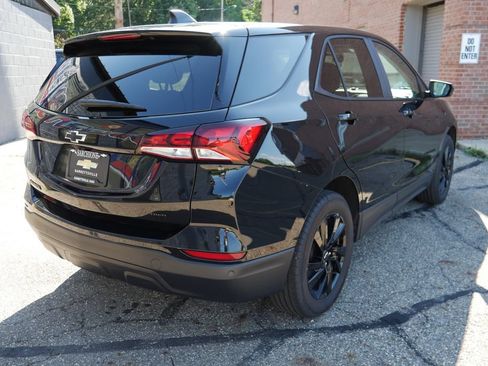 Used 2024 Chevrolet Equinox LS w/ LS Convenience Package AWD/4WD image 4