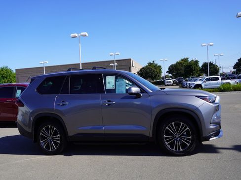 Used 2026 Toyota Grand Highlander AWD Hybrid image 4