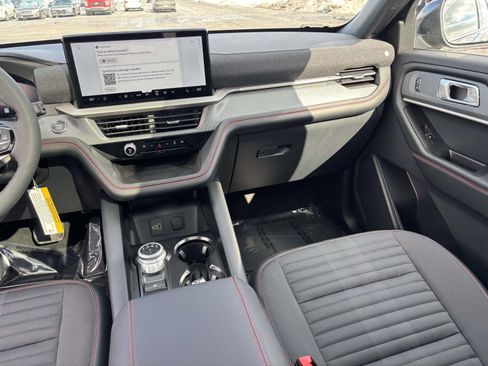 New 2026 Ford Explorer ST-Line w/ ST-Line Street Pack AWD/4WD image 32