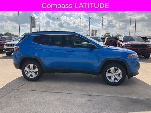 Used 2022 Jeep Compass Latitude image 8