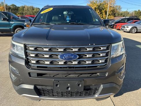 Used 2016 Ford Explorer XLT w/ Equipment Group 202A image 2