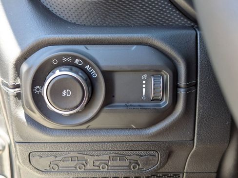 Certified 2024 Jeep Wrangler Unlimited Rubicon AWD/4WD image 29