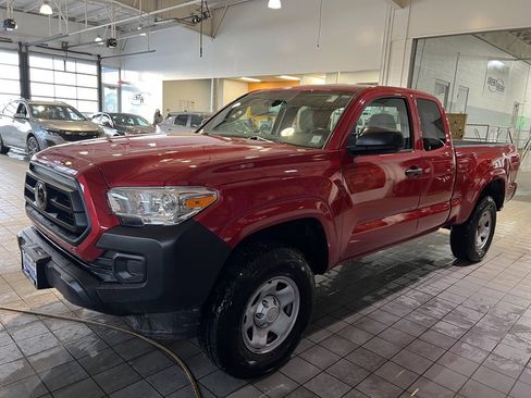 Used 2022 Toyota Tacoma SR image 4