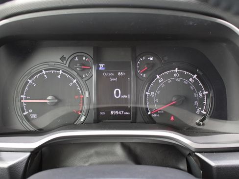 Used 2021 Toyota 4Runner SR5 AWD/4WD image 12