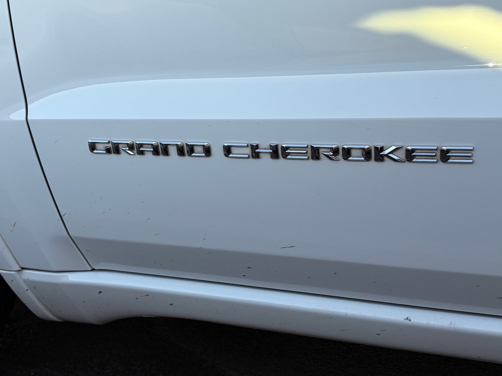 Used 2014 Jeep Grand Cherokee Overland AWD/4WD image 9