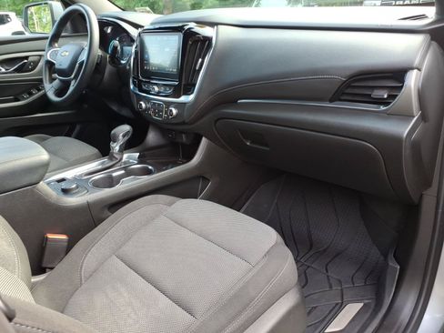 Certified 2023 Chevrolet Traverse LT w/ LPO, Floor Liner Package AWD/4WD image 9