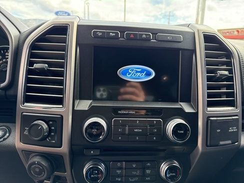 Used 2017 Ford F150 Platinum w/ Equipment Group 701A Luxury AWD/4WD image 21