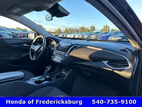 Used 2023 Chevrolet Malibu LT image 32