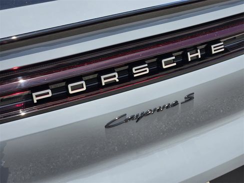 Used 2025 Porsche Cayenne S image 14