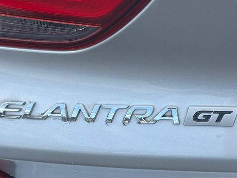 Used 2018 Hyundai Elantra GT FWD image 23