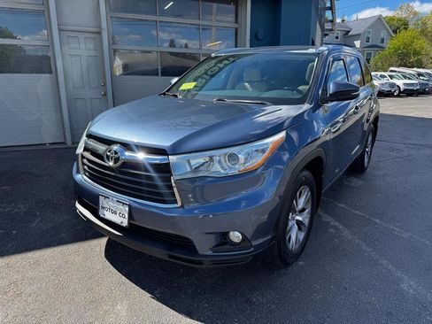 Used 2015 Toyota Highlander XLE AWD/4WD image 10