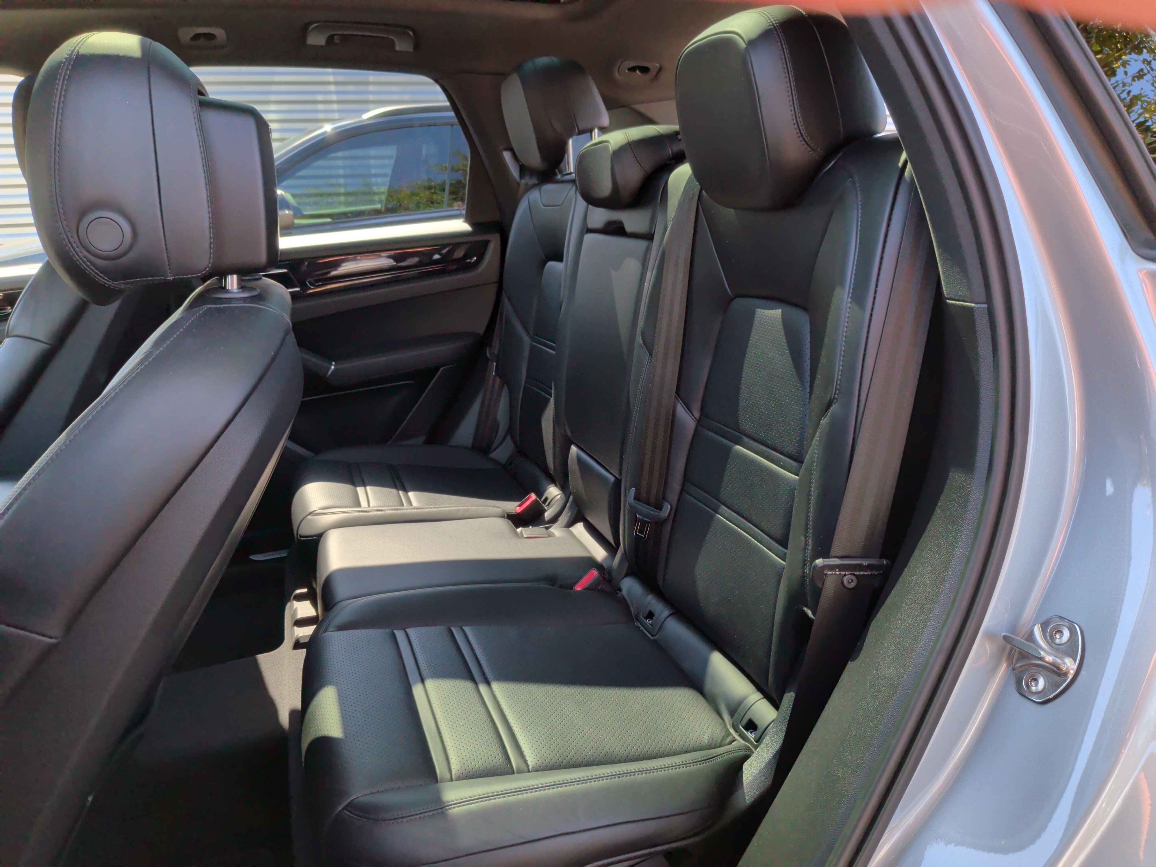 Used 2020 Porsche Cayenne AWD/4WD image 32
