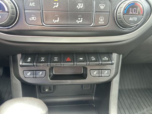 Used 2022 Chevrolet Colorado ZR2 AWD/4WD image 15
