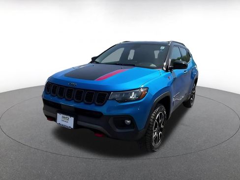 Used 2025 Jeep Compass Trailhawk AWD/4WD image 7