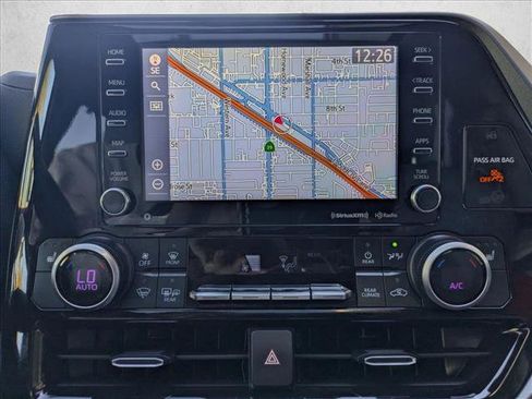 Used 2022 Toyota Highlander XLE image 13