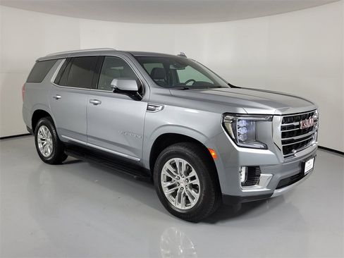 Used 2023 GMC Yukon SLT w/ SLT Luxury Package image 1