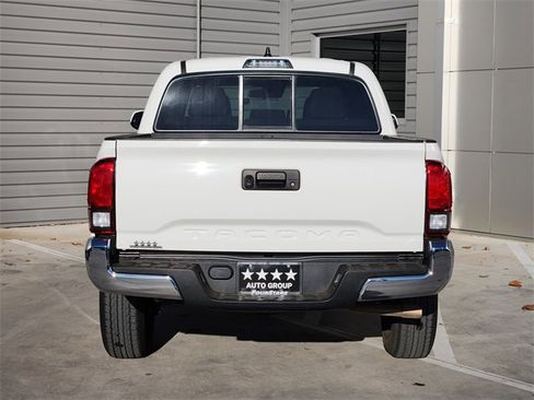 Used 2021 Toyota Tacoma SR5 w/ SR5 Appearance Package (SM) image 7