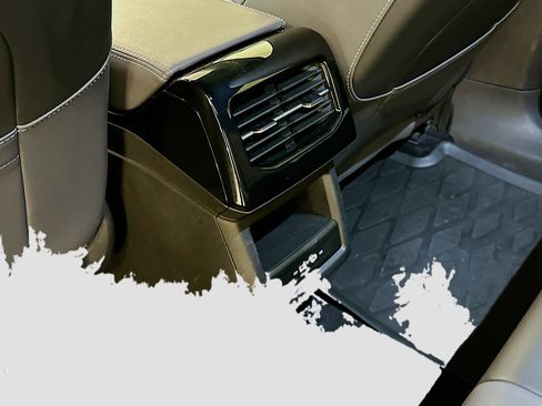 Used 2023 Volkswagen ID.4 Pro image 28