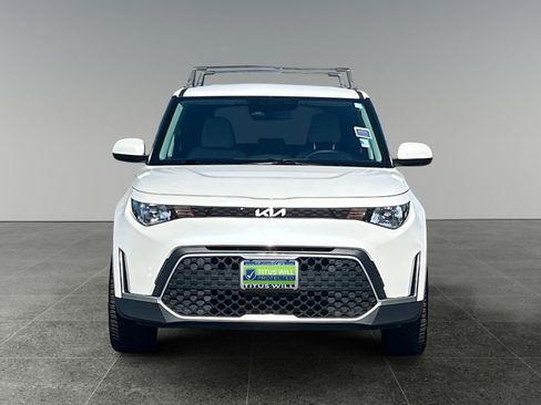 Used 2024 Kia Soul LX w/ Option Group 015 FWD image 2