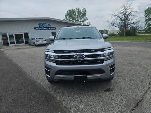 Used 2024 Ford Expedition Limited AWD/4WD image 3