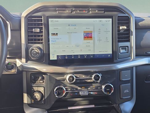 Used 2022 Ford F150 Lariat w/ Tow Technology Package image 14