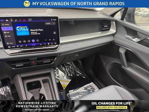 New 2026 Volkswagen Tiguan SE AWD/4WD image 17