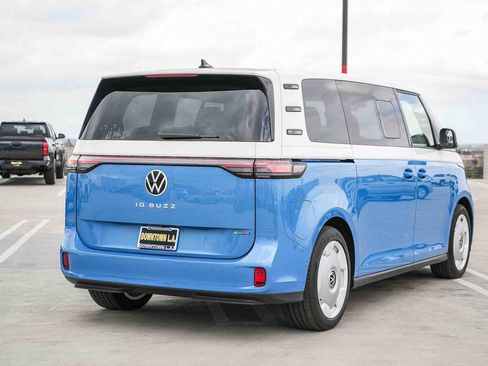 New 2025 Volkswagen ID. Buzz 1st Edition AWD/4WD image 6