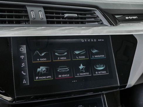 Used 2022 Audi e-tron Premium w/ Convenience Plus Package AWD/4WD image 26