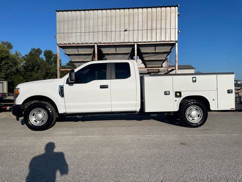 Used 2021 Ford F350 XL image 2