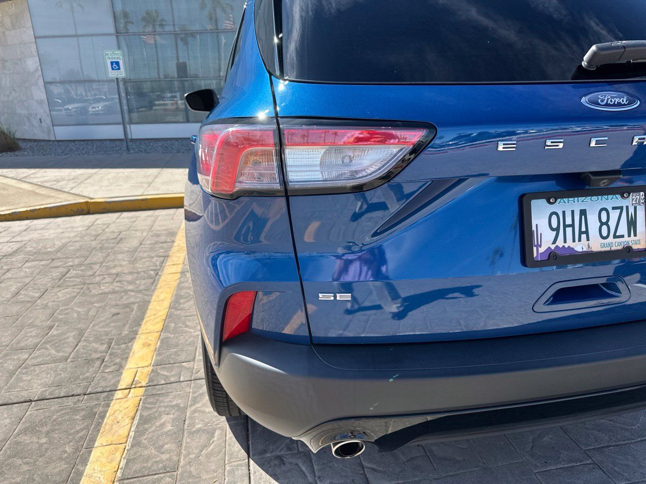 Used 2022 Ford Escape SE w/ SE Sport Appearance Package FWD image 11