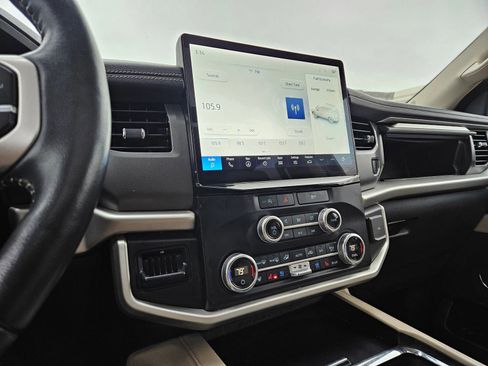 Used 2023 Ford Expedition XLT image 16