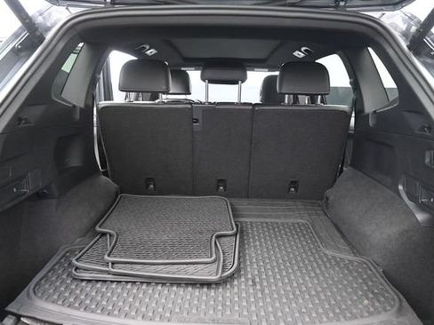Used 2022 Volkswagen Tiguan SEL R-Line AWD/4WD image 8