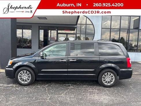 Used 2015 Chrysler Town & Country Touring-L w/ Driver Convenience Group FWD image 1